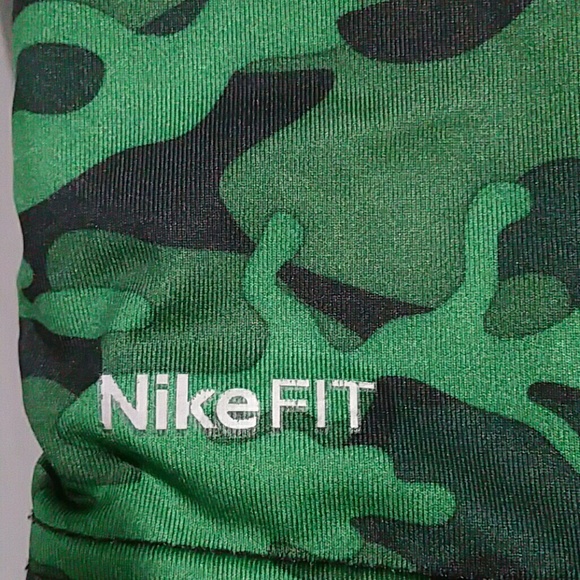 CLEARANCE /Make an offer! Nike Boys FitDry shirt Sz M - Picture 4 of 6